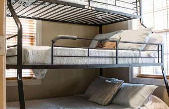 Pet Friendly Tranquil Cottage with Fire-Pit & Hot Tub Minutes to BEACHES - Foto 18