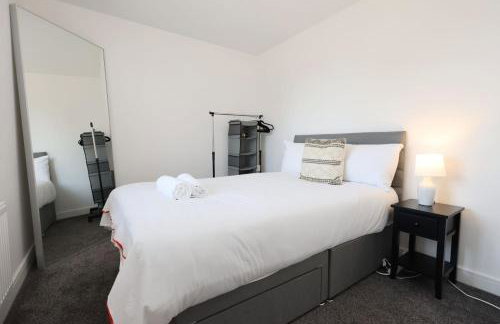 Contractor 4 Bed 2 BA 5 mins to Airport & Barry With Parking - Foto 33