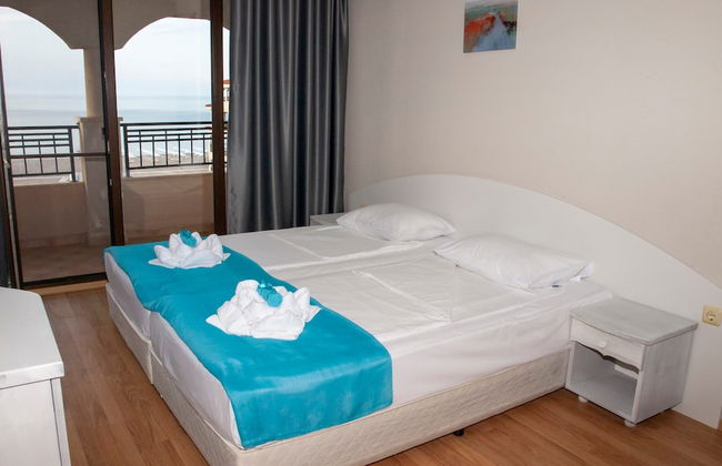 Parva linia adres Regina mare Tsarevo - Foto 3