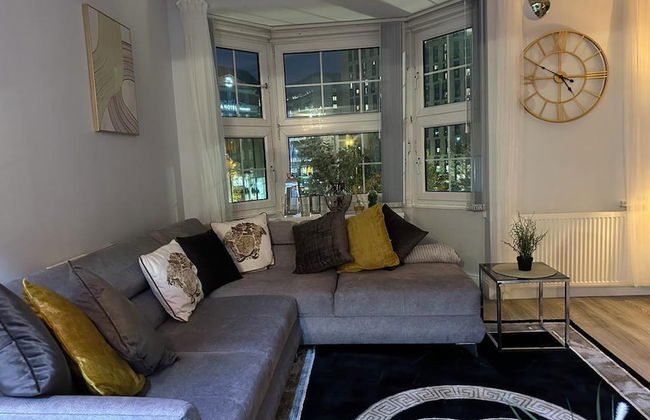 1 Bed Flat - Sleeps 2 - Jacuzzi - Parking - Wifi - Foto 6