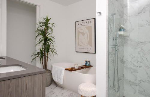 Premier Penthouses and Apartment with Captivating Views of Millennium Park - Photo 33