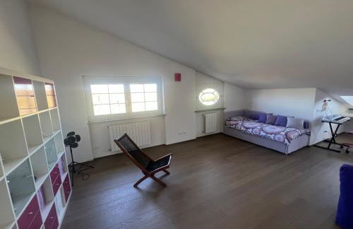 Ampio Appartamento con vista lago, sauna e camino Golf club Margara - Foto 40