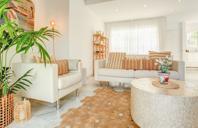 Relaxed Retreat With Pool - Photo 16