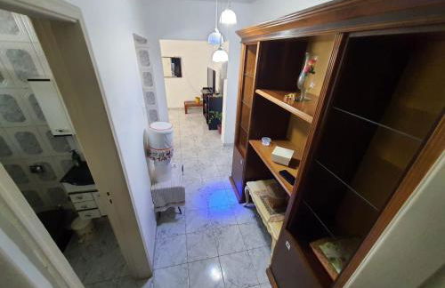 Apto frente à praia, aconchegante, vista lateral pro mar! - Foto 30