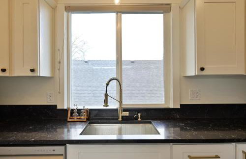 Modern Upstairs Loft - Newly Renovated! - Foto 13