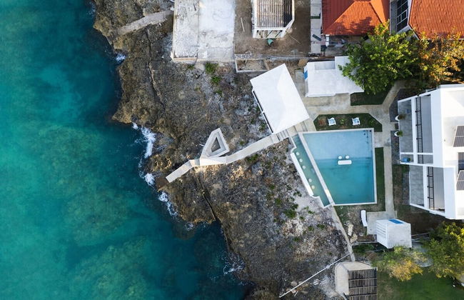 The W Villa 5 B R Oceanfront w Staff - Photo 28