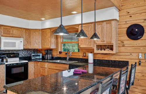 Mountain Escape on 6 acres w Hot Tub & Privacy - Foto 26