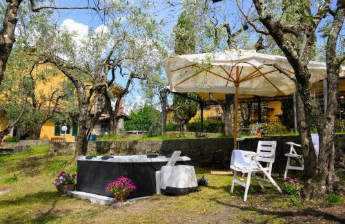 Villa panoramica con Jacuzzi privata tra Firenze & Lucca ,3 camere, 4 bagni - Foto 53