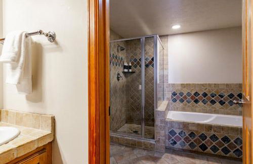 The Caledonian by All Seasons Resort Lodging - Foto 84