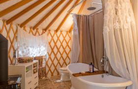 Chic Woodland Yurt Rental on a Wellness Ranch in Southern California - Foto 16