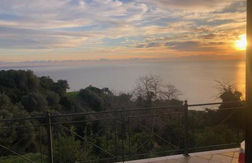 A peaceful haven in a quiet location with exceptional sea views - Photo 12