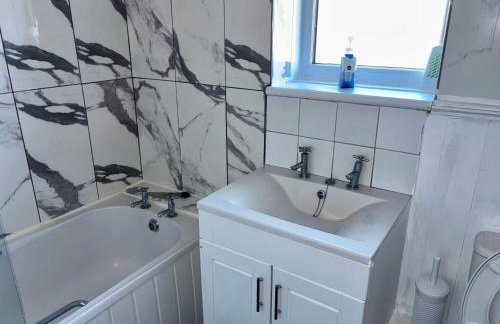 2 Bed House-Sleeps 4-Free Parking - Foto 33