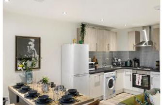 A Splash of Color: Spacious & Funky 3-BR Flat - Foto 16