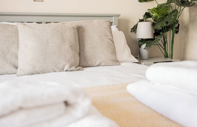 Stunning 2 Bed in Centre of Cheltenham - Photo 18