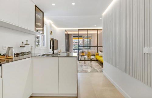 Golden Mile Lux Sea View Suite with Balcony - Foto 19