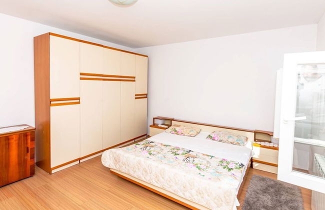 Sunny and Sleek Apartment Kastel Novi With Terrace - Photo 6