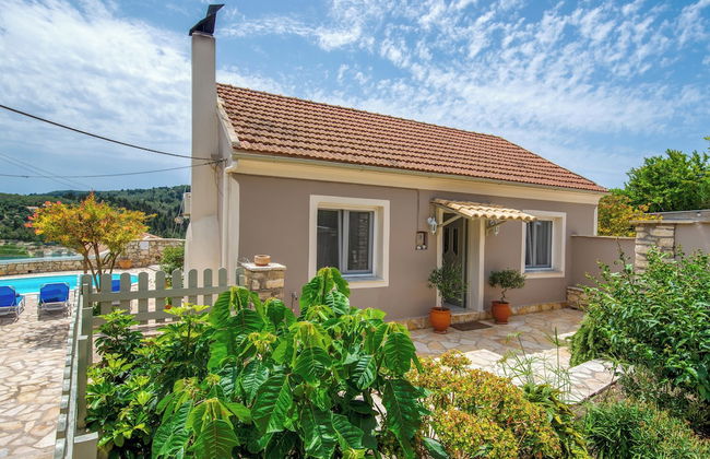 Loggos Seaview Cottage with Pool by Konnect - Photo 7