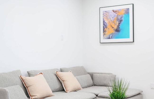 Not Affected by the Fire/modern 5BR Home With Full Amenities & Parking #2 - Foto 35