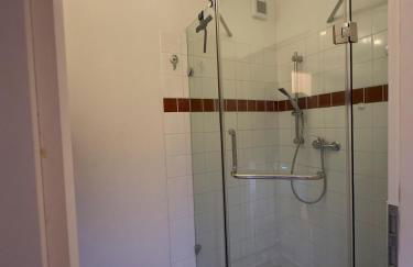 Modern 50sqm Apartment Sleeps 4 Free Parking - Foto 16