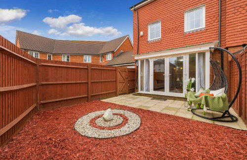 Casa Lana - Spacious and Stylish 4-Bed Home Near Gatwick with Free Parking - Foto 41