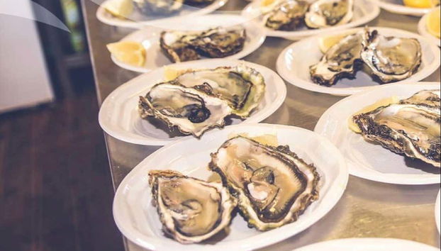 Taste the delicious oysters!