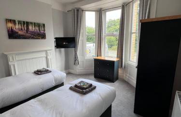 Sparkling Space - Twin or King Beds - Photo 17