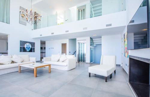 weforyou Exclusive Villa Mairena Private Pool BBQ & Views - Photo 14