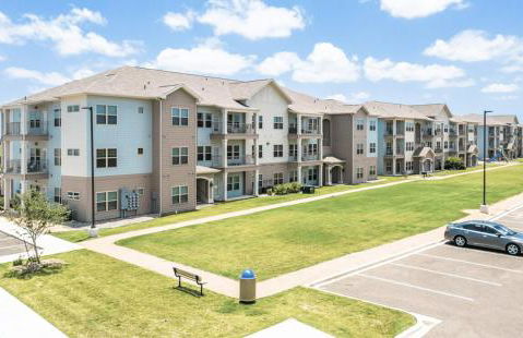 Trenton Sky Suite, Comfort, Pool, Gym, Gated Access - Photo 10