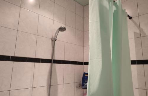 3 Floor XXL House, 7 Rooms, 2 Kitchen, 15 Minutes to Frankfurt, Washing Machine - Foto 36