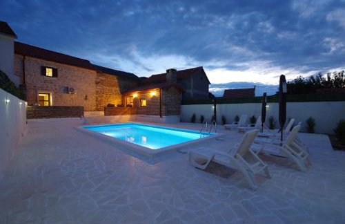 Villa Dora with private pool - Photo 1