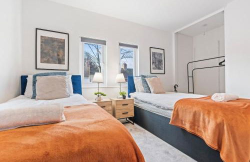 #93 Stylish Warwick Home - 10 mins to Warwick Castle - Sleeps 6 - " Perfect for Contractors and Families - Free Parking" - Foto 12