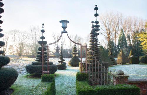 CRESSY HALL - Historic Grade II Listed Manor, Gorgeous Topiary Garden - Foto 19