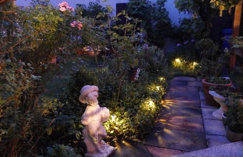 Charming, bright family home with conservatory - Foto 1