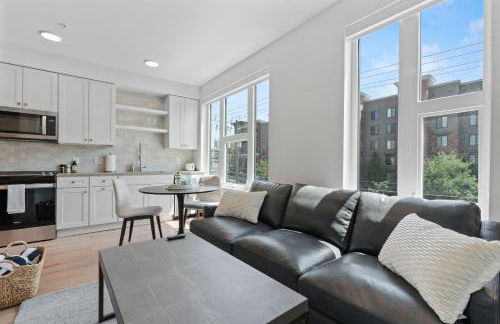 Outstanding Amenities-New Complex- Downtown Luxury - Foto 21