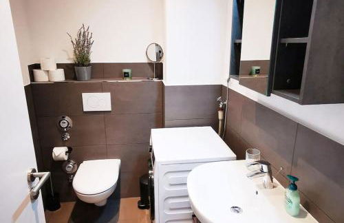 HH 06 by ROCKCHAIR - SUPERHOST Status - Modernes Apartment mit sonnigem Balkon & premium Boxspringbetten in Winterhude - Hamburg Top Geheimtipp - Foto 16