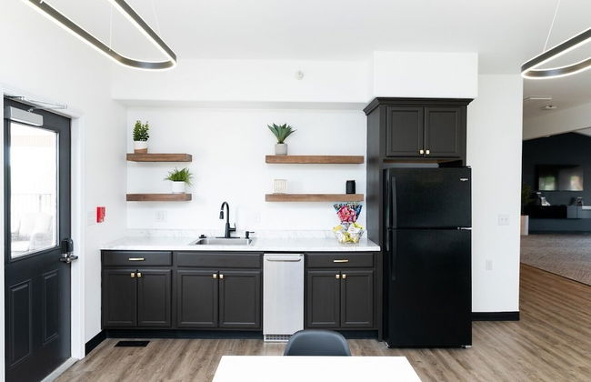 Conestoga Quarters - Photo 23