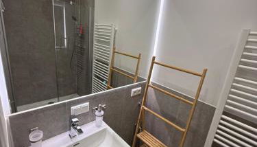 BeckHomes Munich, New, central 2BR Apartment with Terrace - Foto 2