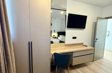 LUX Apartments - Photo 15