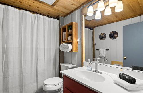 Low LVL Cabin Privte Suite, Kitchenette, AC&Heat, SKI - Foto 10