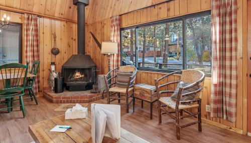 The Sugar Loft - Cozy cabin located in one of the quietest neighborhoods! Relax and recharge! - Foto 2
