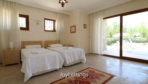 Villa AX07 by JoyLettings - Foto 3, Habitación