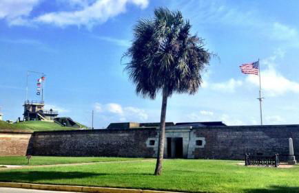 1111 Middle Street by AvantStay Charming Historic Cottage Featured in Dear John Movie Beach Access - Foto 22