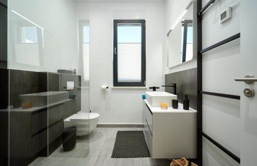 Villa Askana, 3 Bedrooms, 4 Baths, Infinity Pool, Whirlpool, Sea view, Outdoor kitchen - Photo 9