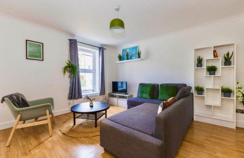 Stylish 3 Bed House - 20 Minutes to London - Foto 1