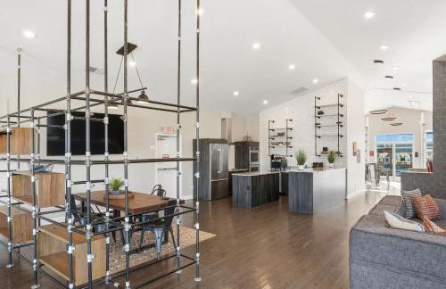 Modern Comfort and Resort Style Living Near CU - Foto 34