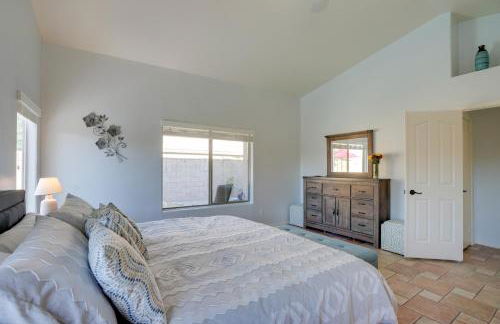 3 Mi to Surprise Stadium! Retreat with Putting Green - Foto 15