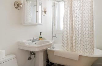 The Bohemian Spirit - Live Music, Eateries & Bars - Foto 14