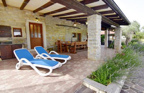 Villa with private pool and garden retreat - Foto 64