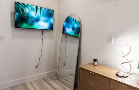 The Onyx - Walk to Falls, Hot Tub, Resort Access, Luxe Approved - Foto 17