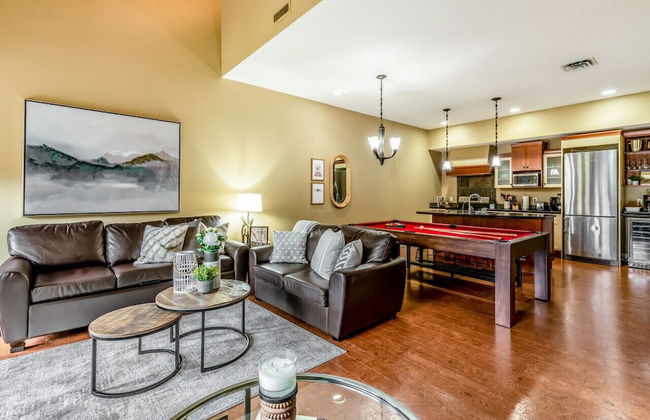 Luxury 3-Br Penthouse | INDOOR Pool & Hot Tub | Pool Table | 2 Decks + Mtn Views - Photo 11